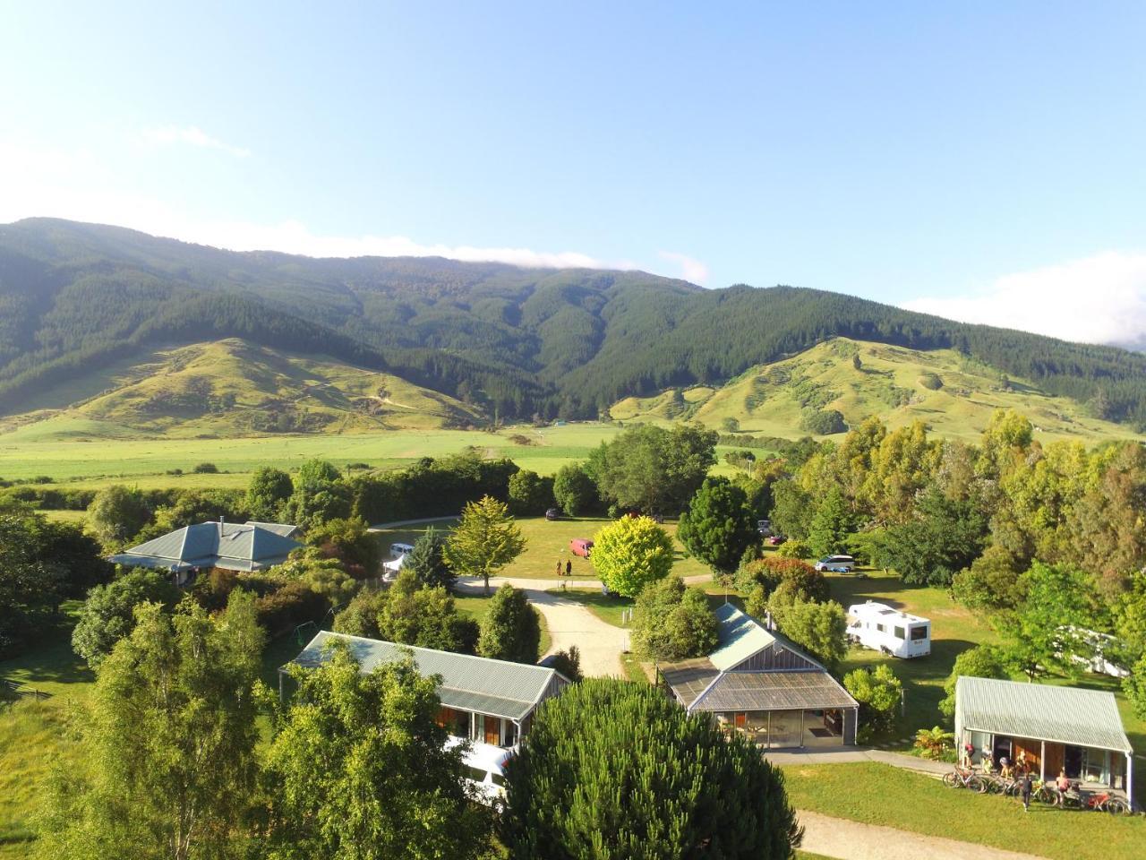 Smiths Farm Holiday Park Linkwater Bagian luar foto